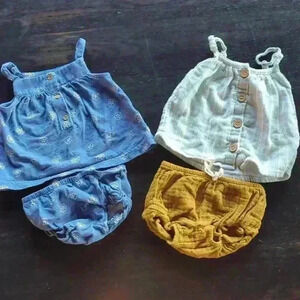 Carter's 6 mo blue set and city mouse 100% organic cotton 6 to 9 month set